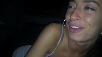 Обалденная лесбиянка плюет в рот подруги, делая безстрашное зрелище на вебку
