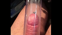 Потрясающие брюнетки чпокают вагины латексным членом